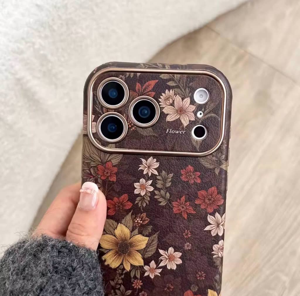 قاب Flower Brown با بند آویز آیفون